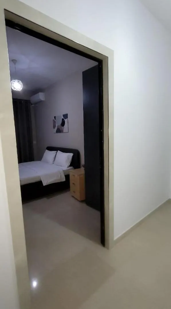 Bazar3 Mini Apartament Tirana Apartamento